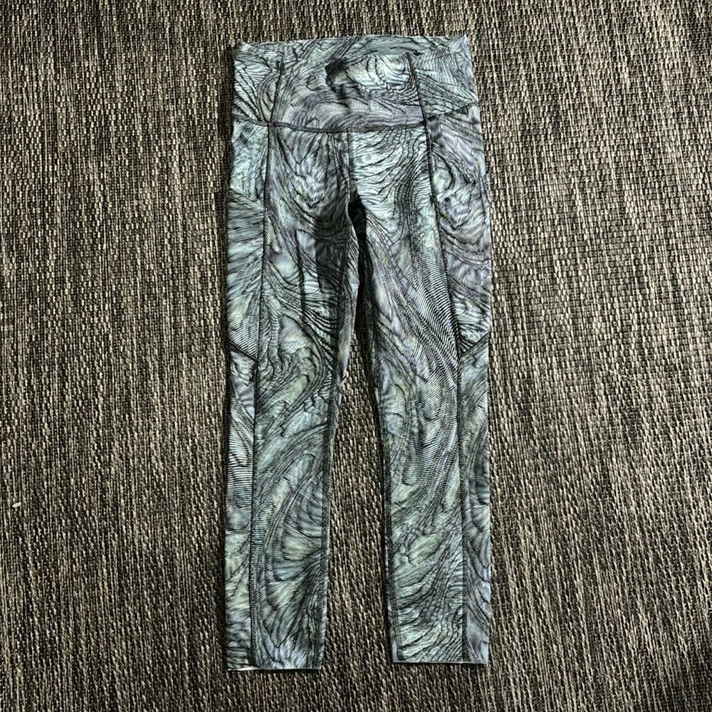 Lululemon Fast and Free High Rise Crop Legging 22.5" Dimensional Icing Blue sz 4